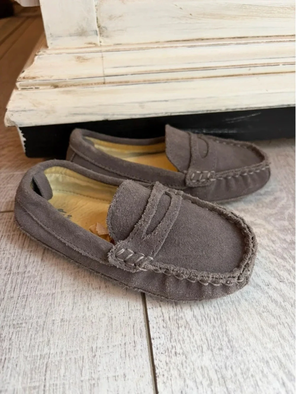 Gap boys size 10 suede loafer